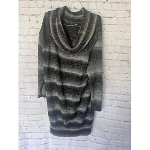 AGB Women’s Size 3x Grey Striped Sweater